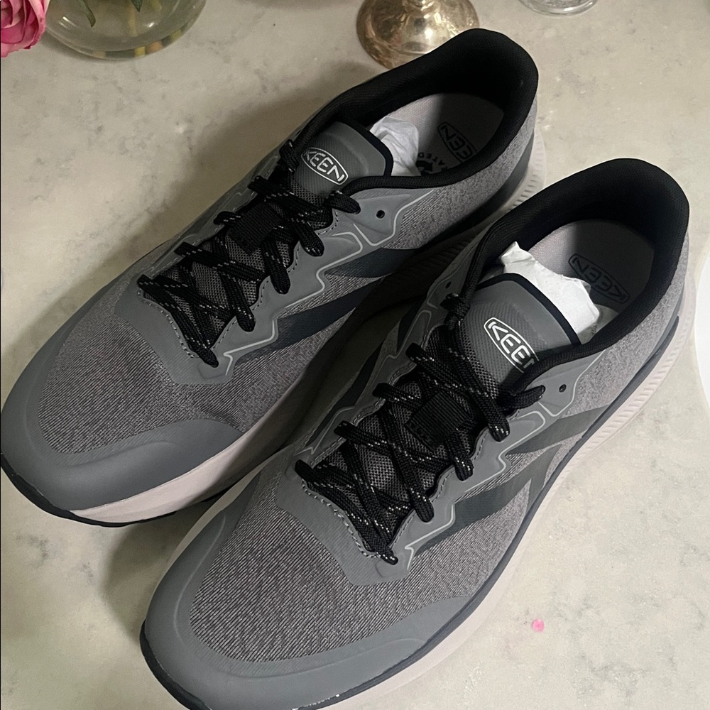 Keen Men's Gray Athletic Shoes